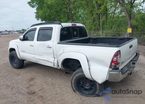 2013 Toyota Tacoma Double Cab z USA, uszkodzony, nr VIN 3TMLU4EN1DM114542